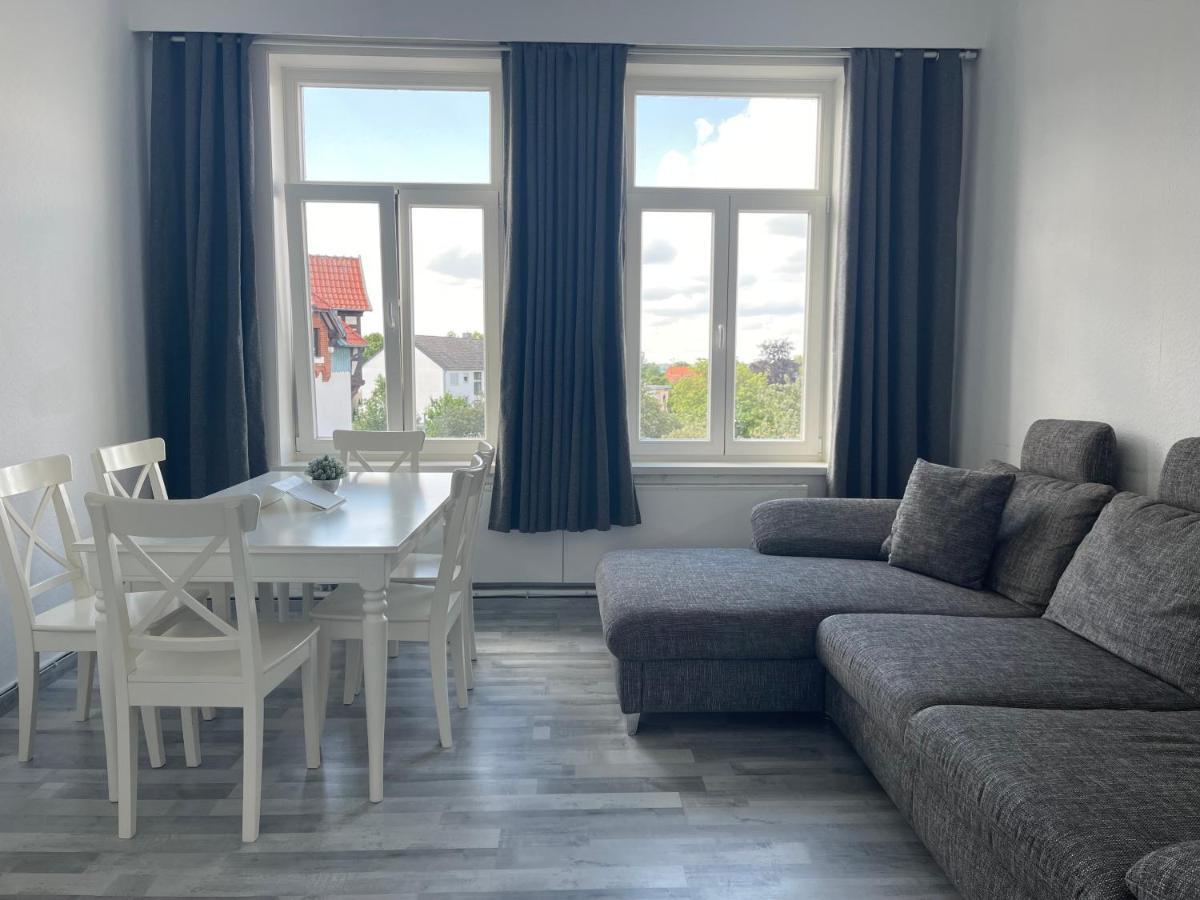 Moderne 4 Zimmer Apartment Mit Bergblick Stadtzentrum Contactless Check-In Gehrden  エクステリア 写真