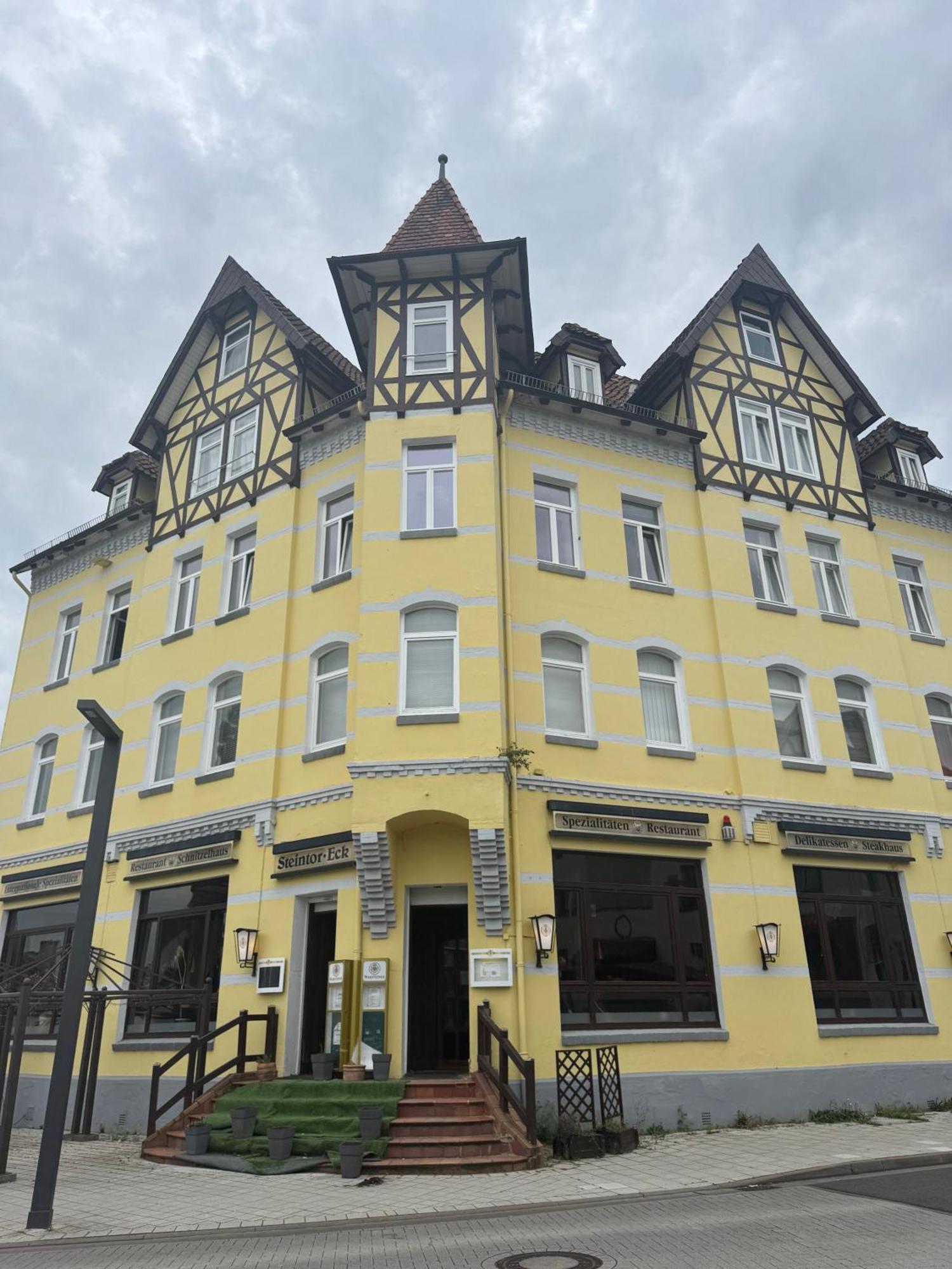 Moderne 4 Zimmer Apartment Mit Bergblick Stadtzentrum Contactless Check-In Gehrden  エクステリア 写真