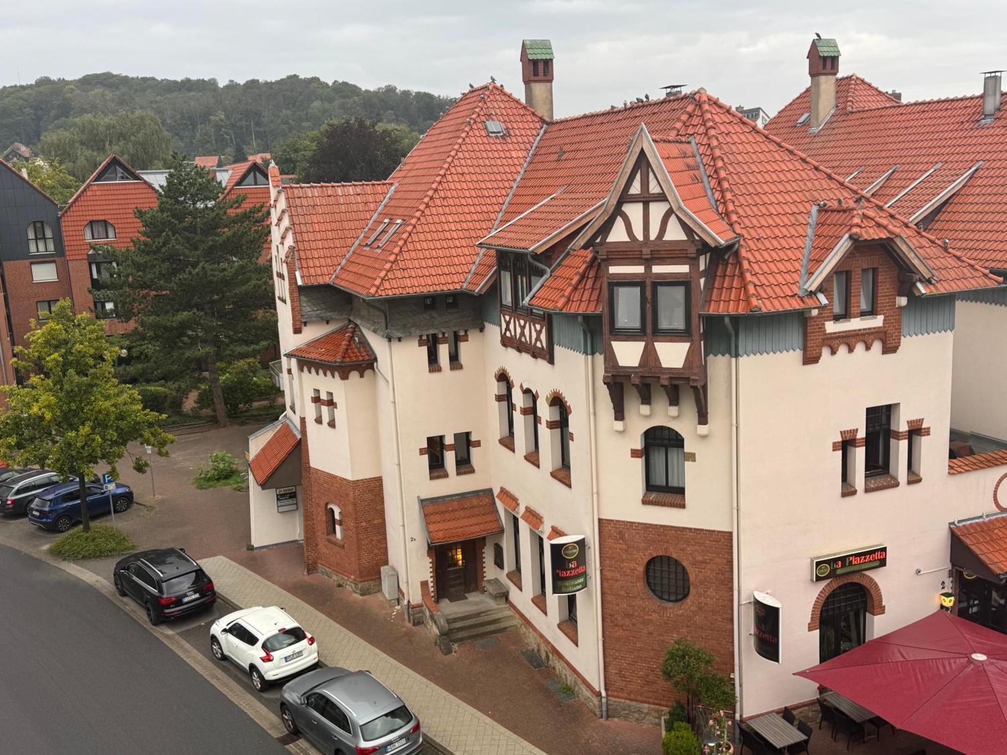 Moderne 4 Zimmer Apartment Mit Bergblick Stadtzentrum Contactless Check-In Gehrden  エクステリア 写真
