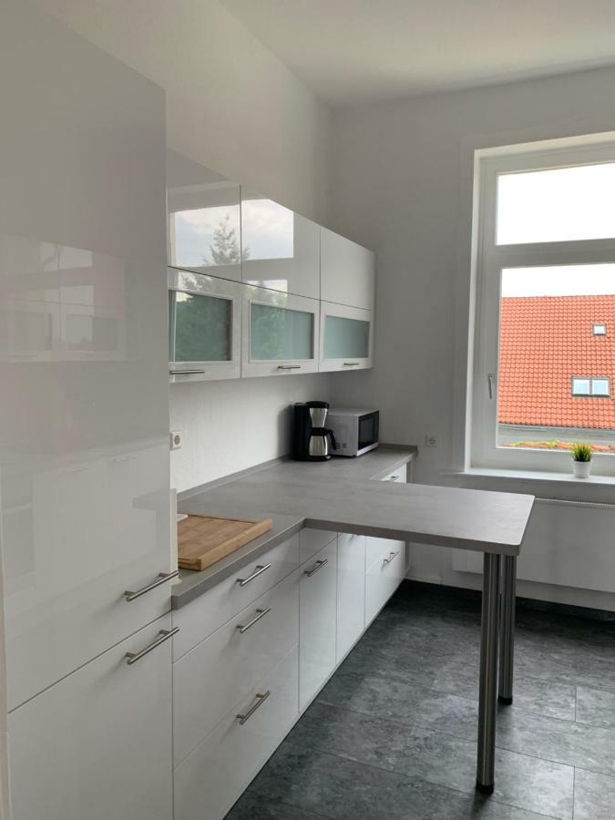 Moderne 4 Zimmer Apartment Mit Bergblick Stadtzentrum Contactless Check-In Gehrden  エクステリア 写真